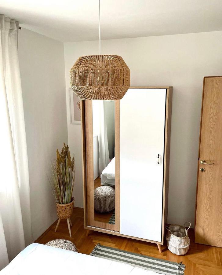 Apartment Dalmatino Baška Voda Екстериор снимка