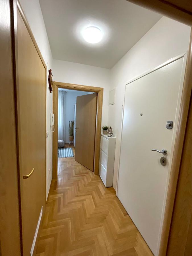 Apartment Dalmatino Baška Voda Екстериор снимка