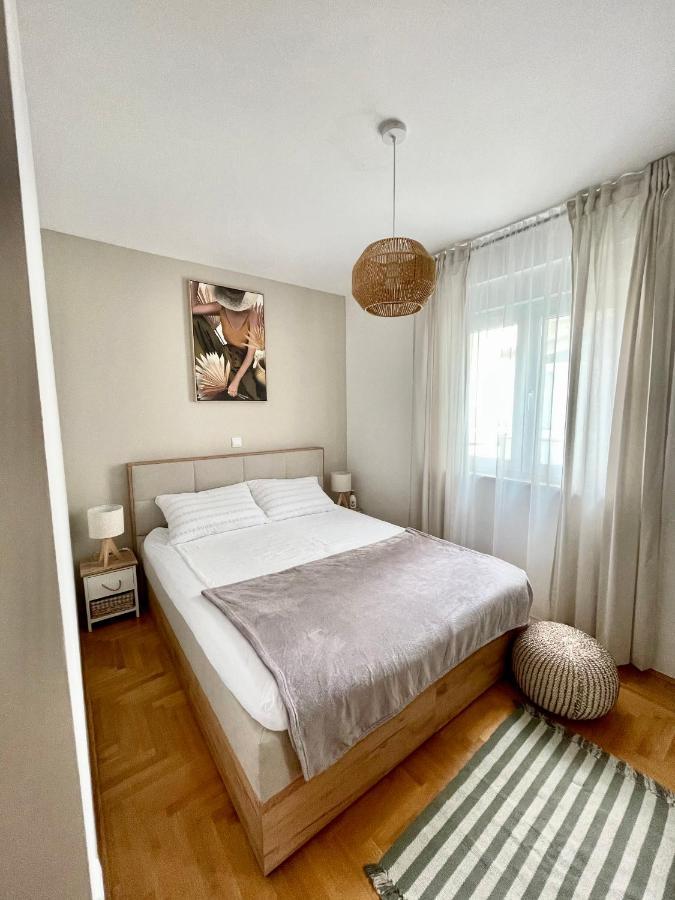 Apartment Dalmatino Baška Voda Екстериор снимка